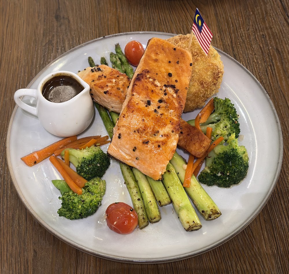 PINWHEEL RESTO CAFE